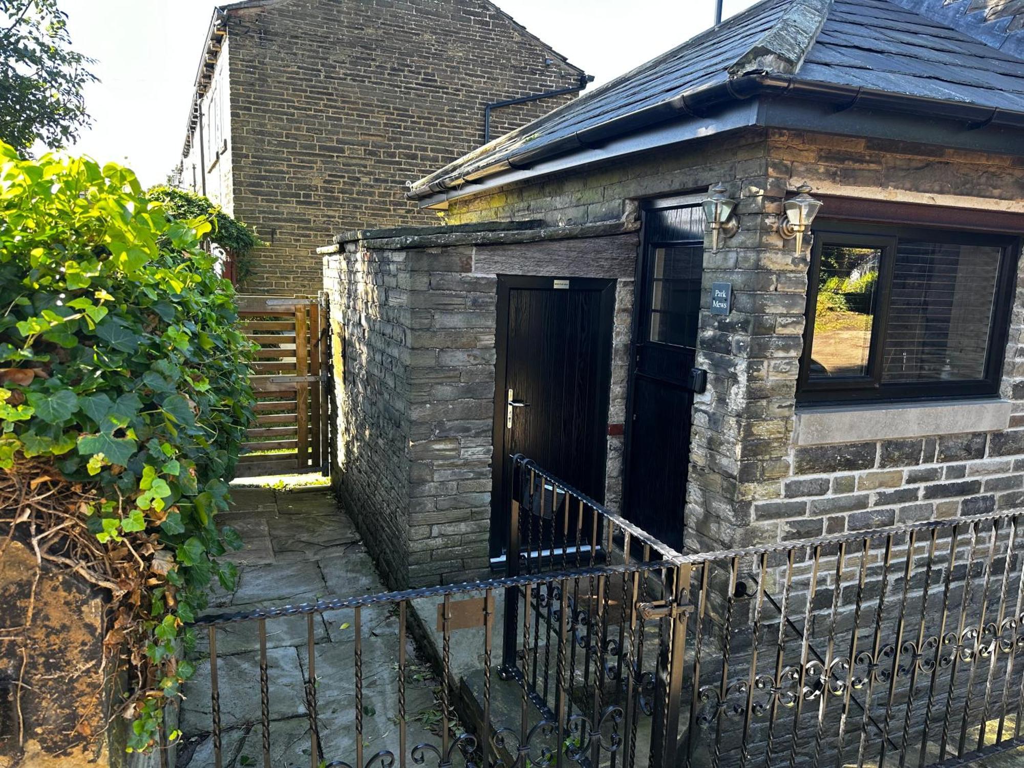 Unique Victorian Stable Conversion Halifax Exterior foto